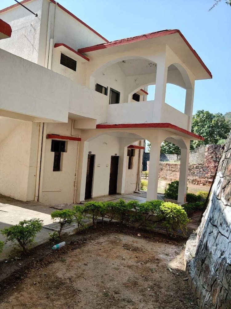 Mangal Murti Hotels Pvt. Ltd.