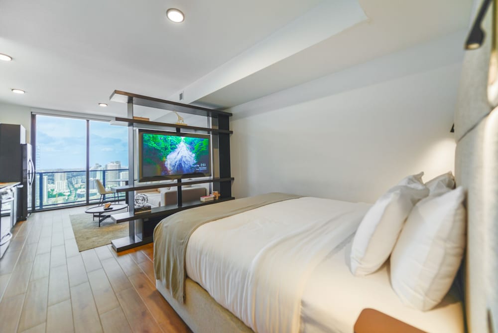 Stylish Studio with City View in Bayside