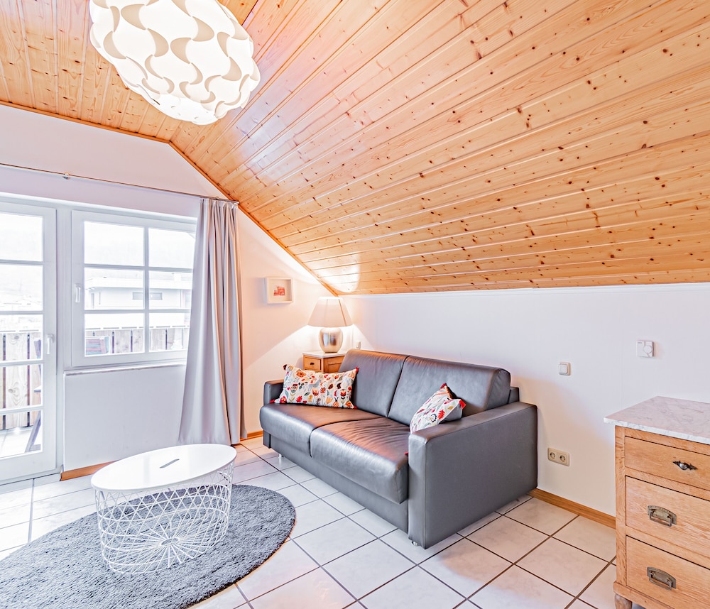 Johannishof Wine-Cafe & Guesthouse