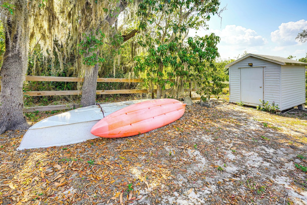 1 Mi to Downtown Lake Placid: Waterfront Retreat!