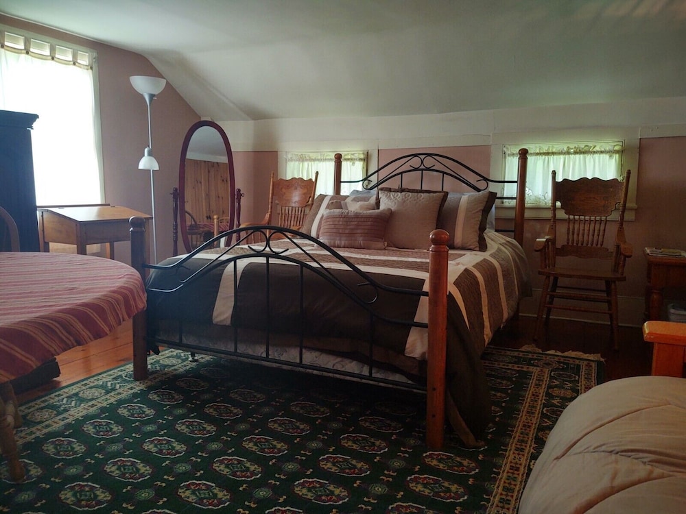 1805 House Bed and Breakfast