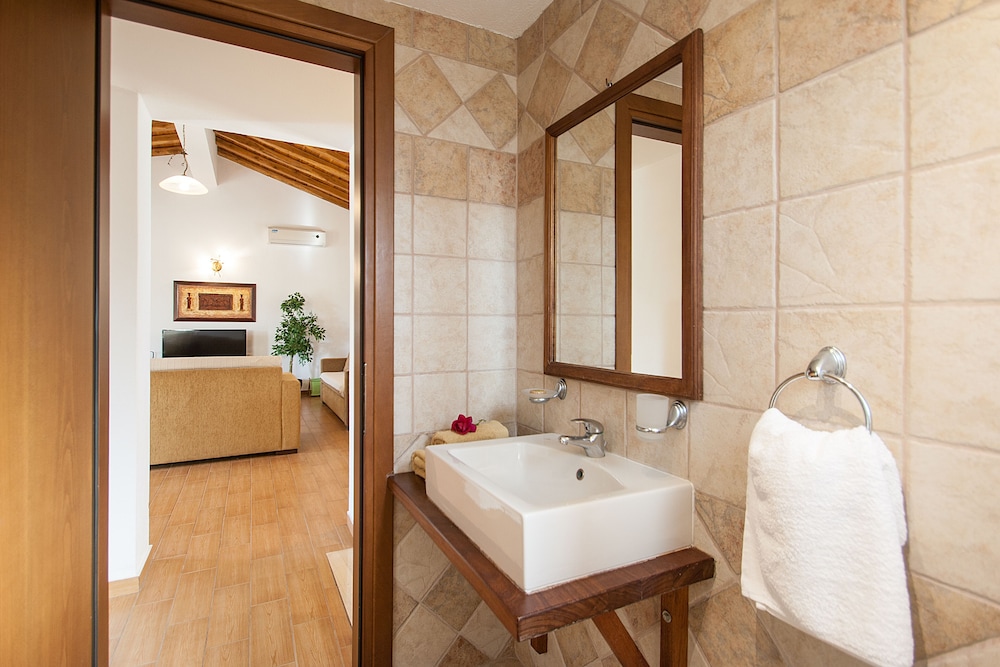 Four Seasons Villas
