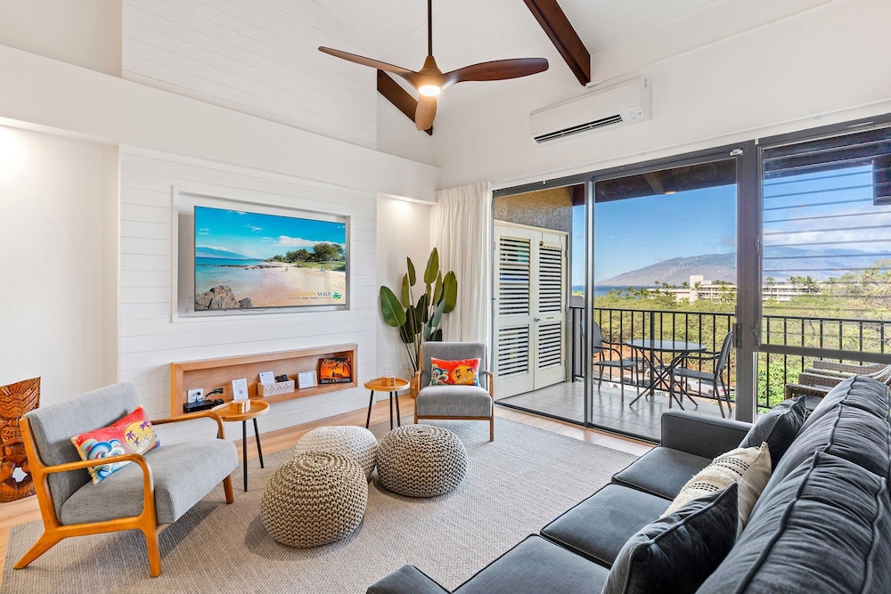 Summer Sale! Deluxe Modern Renovation, Split-ac, Kamaole Sands 4-411, Book Now!