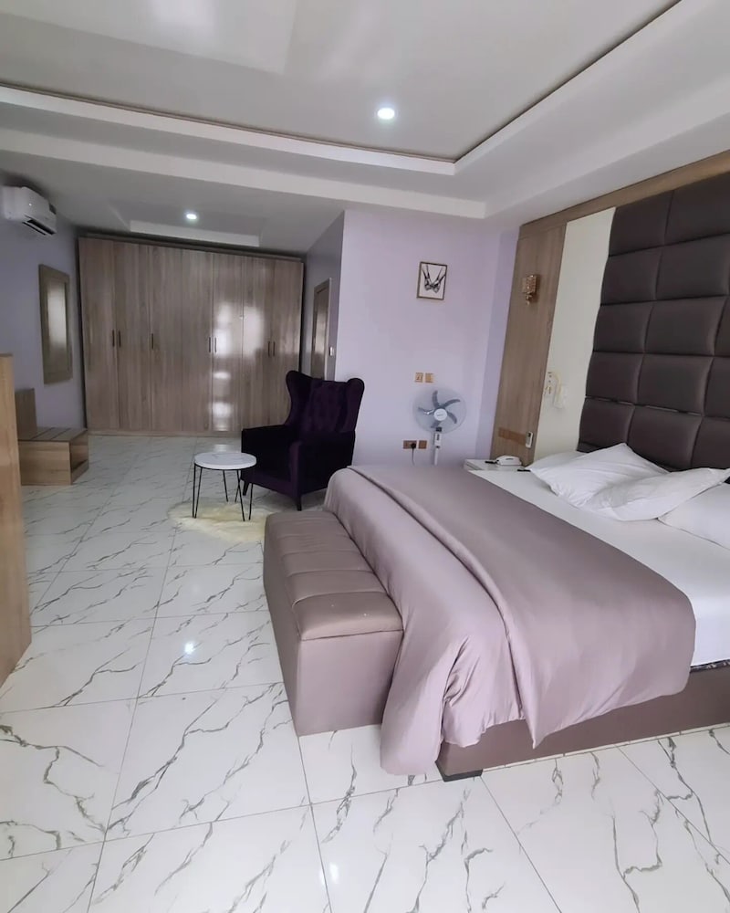 Supreme Apartments