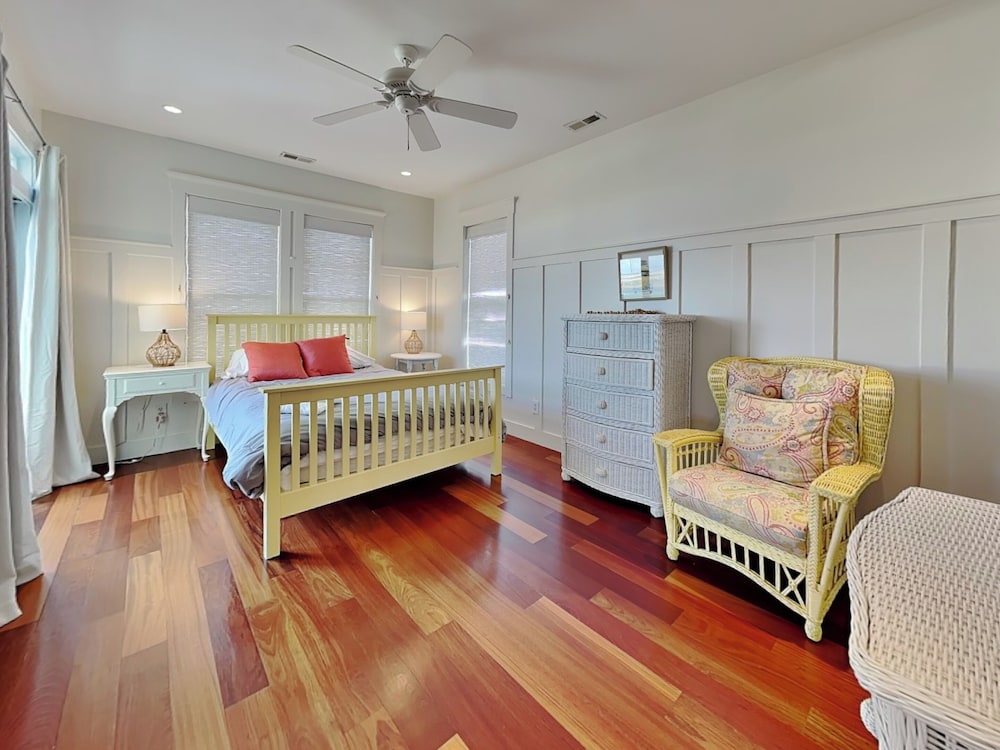 Windansea by Topsail Realty
