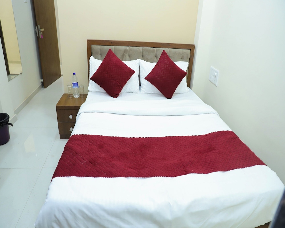 Hotel Devanshri Rooms & Restaurant