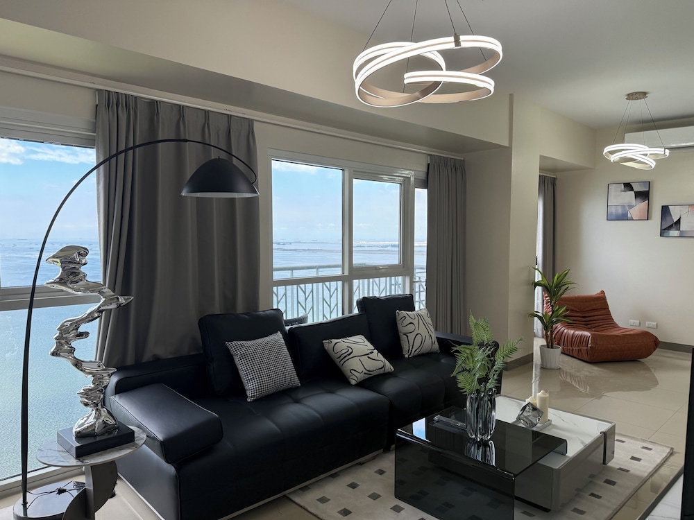 Luxurious European Style Penthouse Modern Apart ment Cross City of Dreams OKADA SOLAIRE MOA Airport