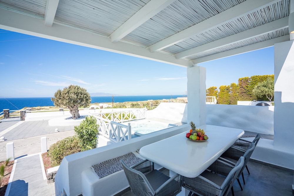 Oia Sunset Villas