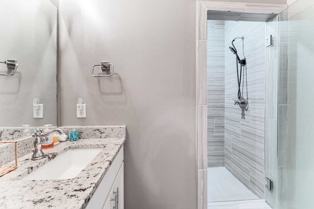 Pet-friendly Abode w/ Balcony in East Nashville!