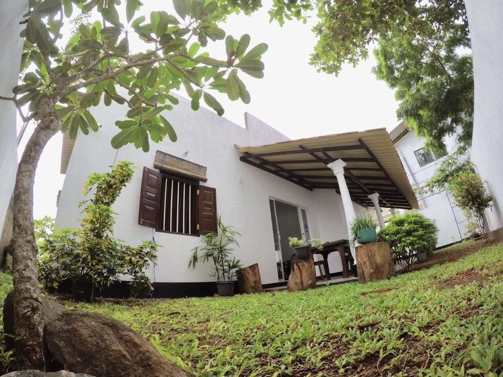 Sasen villas - Polhena Beach