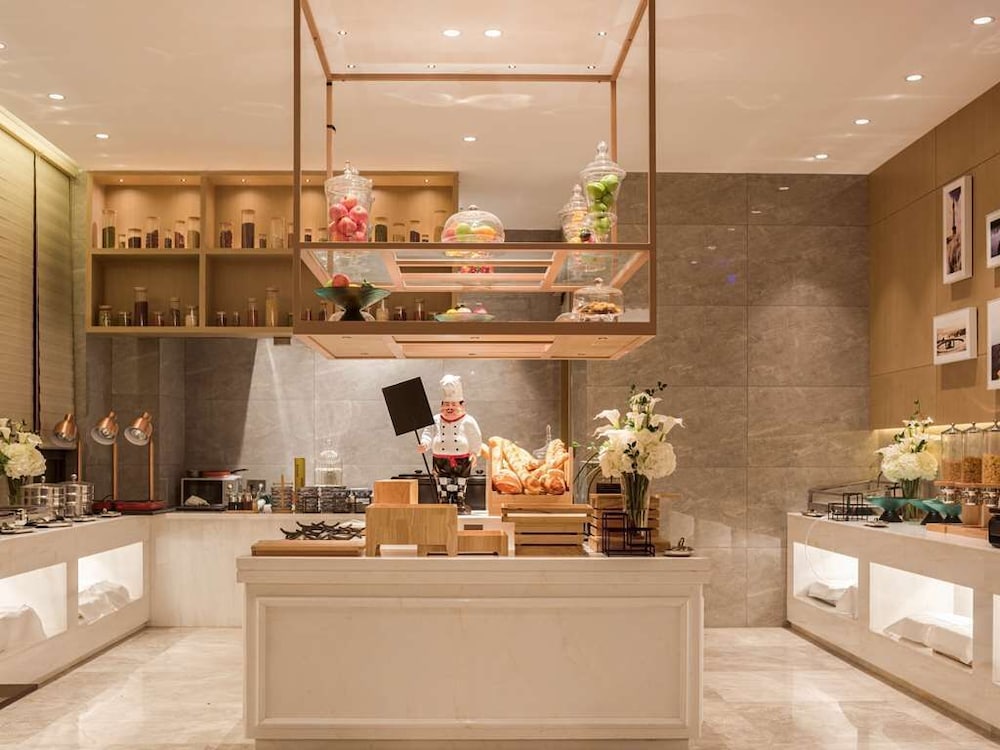 Ramada by Wyndham Zhumadian West Station