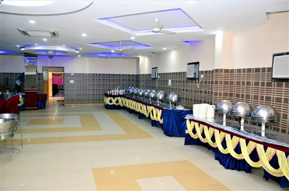 Food & Beverage