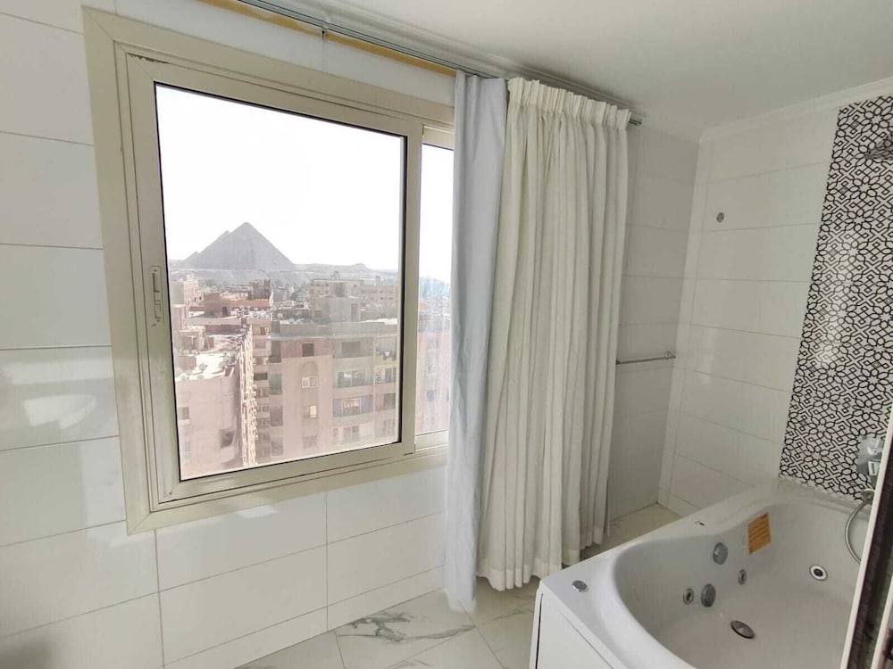 Legend Pyramids Inn