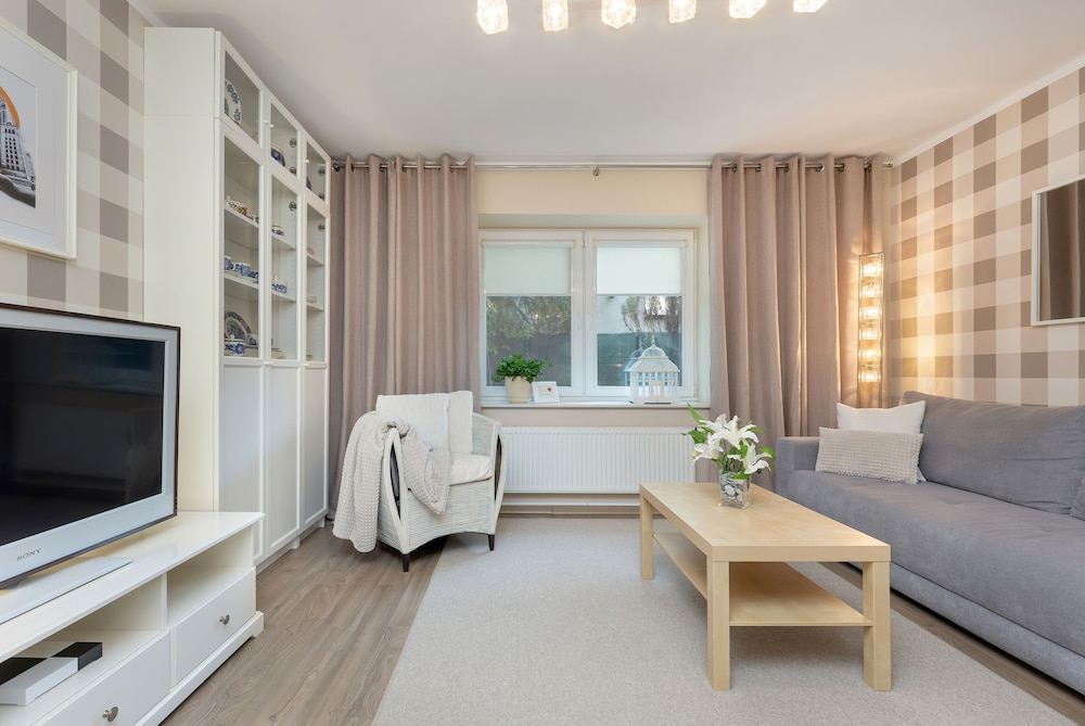 Soft Beige Raniuszka by Renters view 2