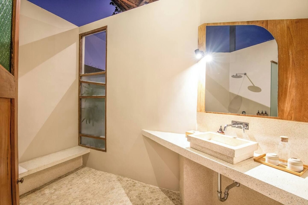 Stylish 2-br Villa With Pool, 800m Canggu Beach