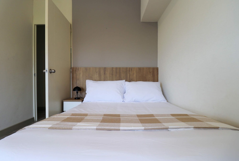 w Comfy 2BR w Park View in Miraflores