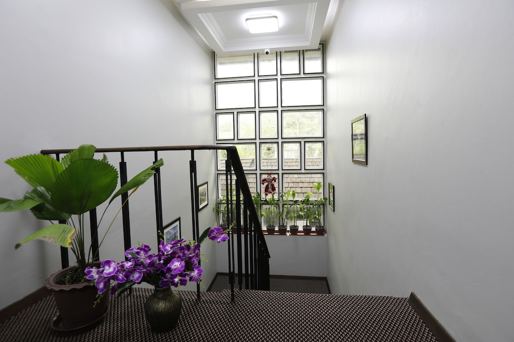Cloud 10 Boutique Hotel