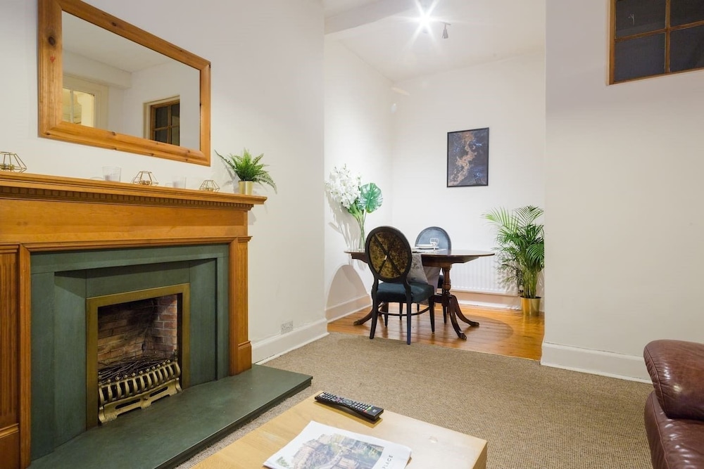 Edina Suites
