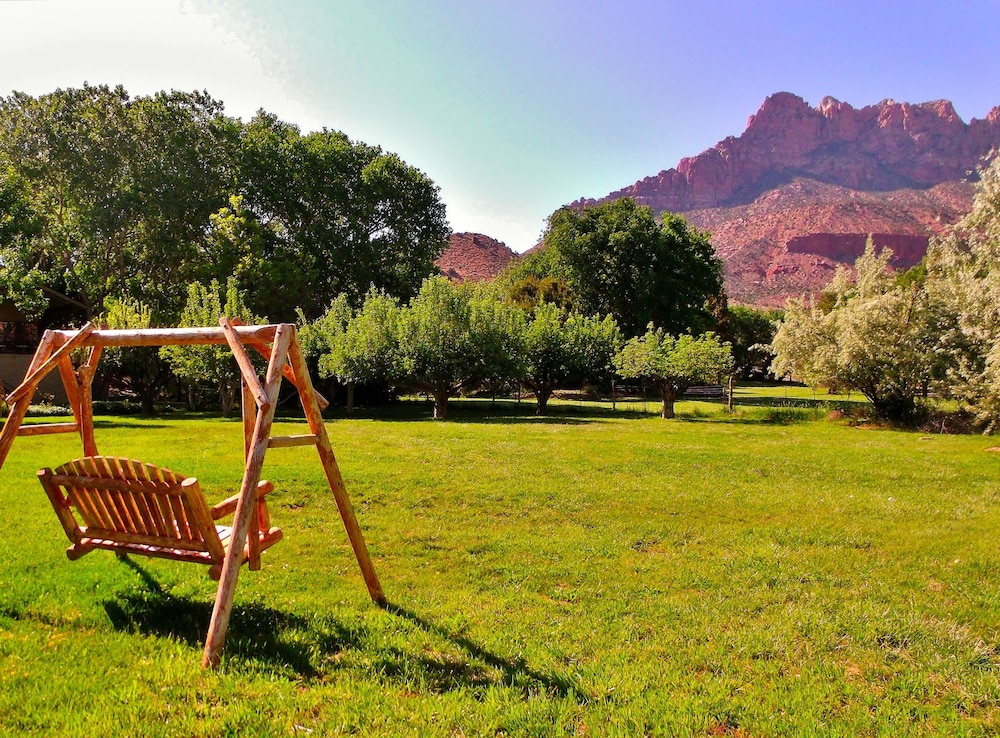 Canyon Vista Lodge