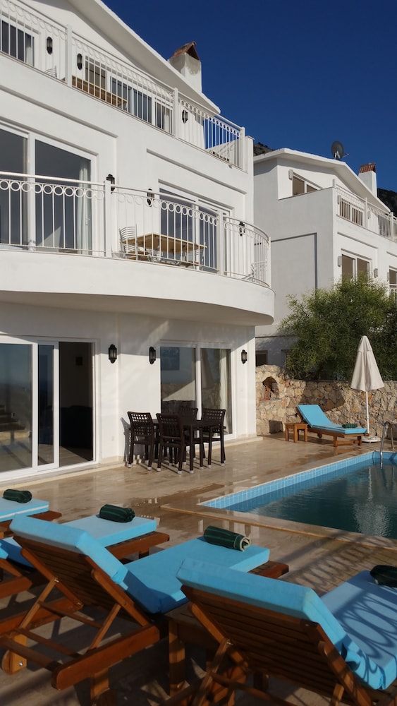 Paradise Kalkan Villalari