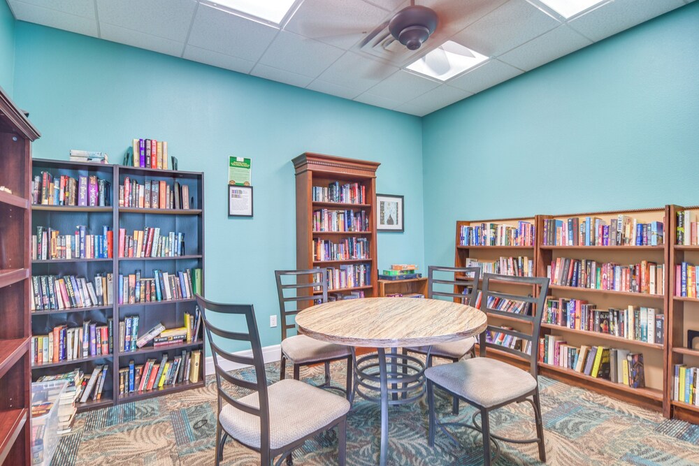 Bayfront St Petersburg Retreat 4 Mi to Downtown!