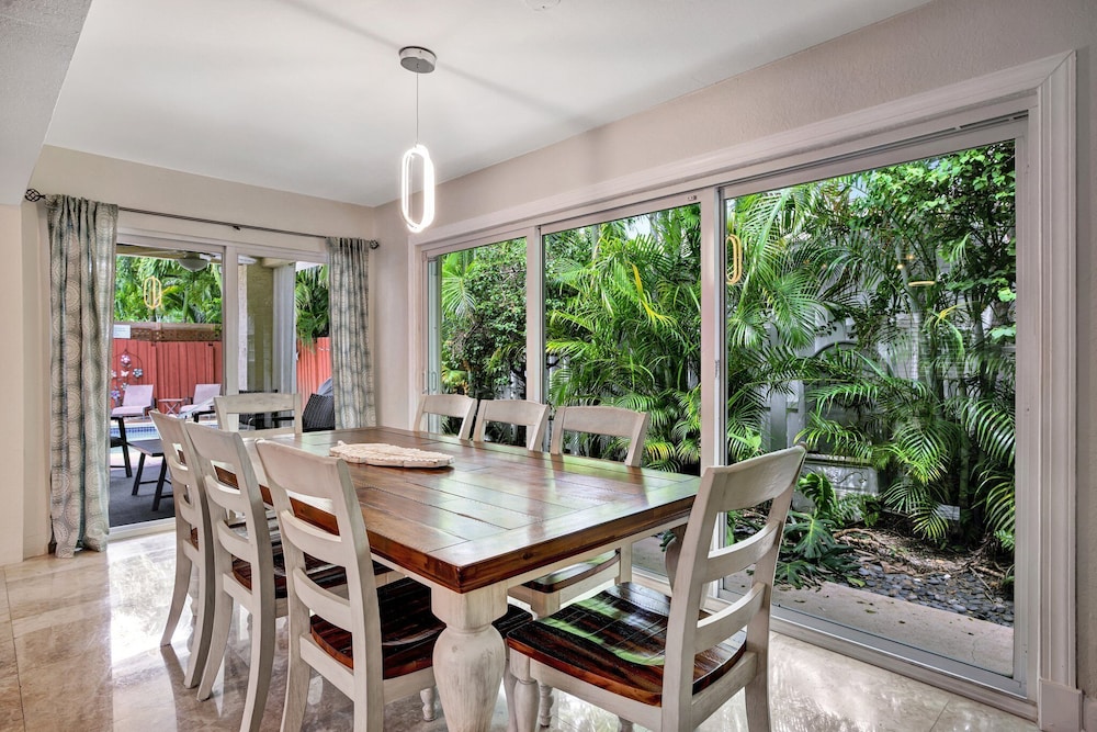 Beach Duplex 3br Manor with Heated Pool