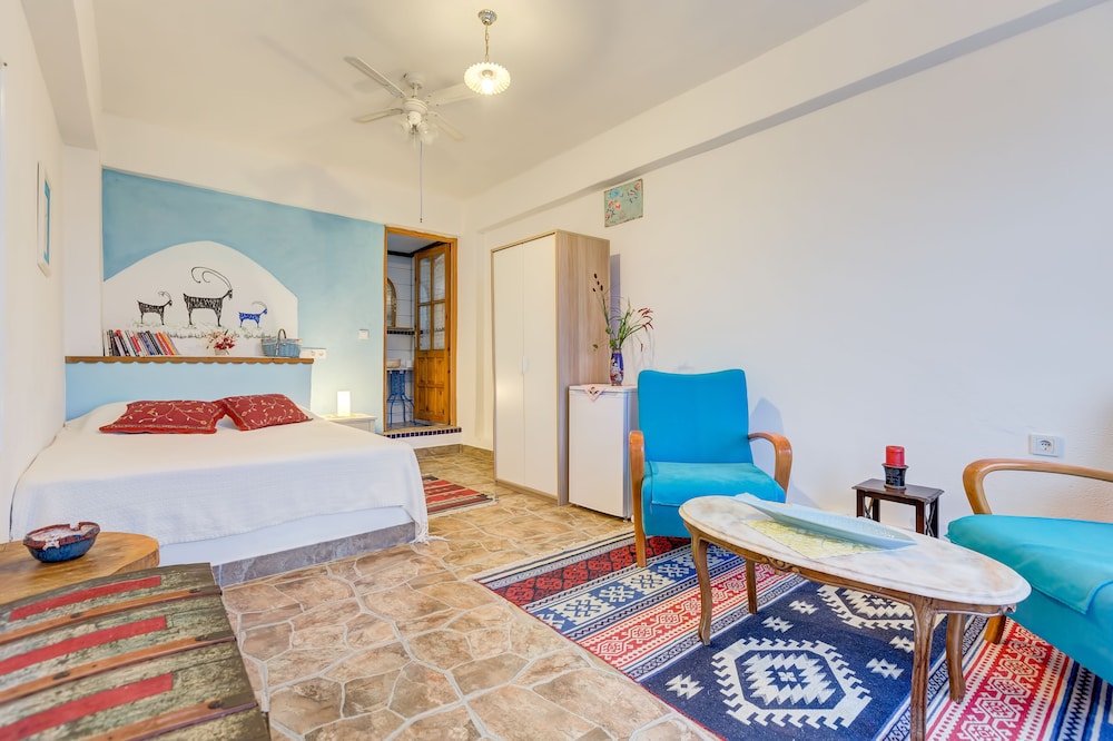 Mavi Keci Otel