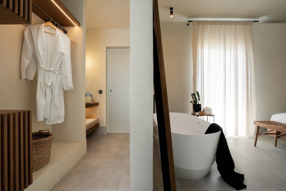 Polis of Naxos Stylish Suites photo 3