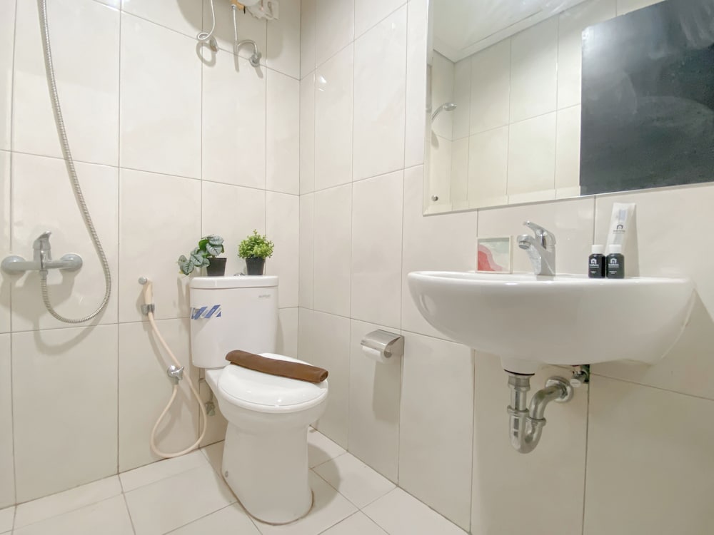 Brand New And Restful 2Br At Nifarro Park Apartment