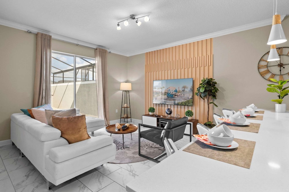 Relaxing Getaway Near Disney With Pool Themed Rooms