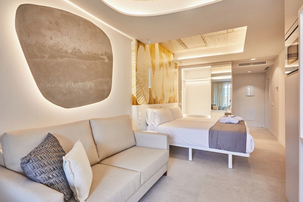 Silken Atlantis Suite – Holiday Homes