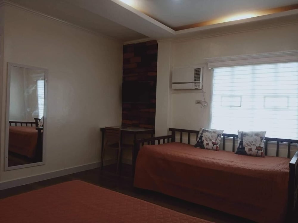Tops Lodging House