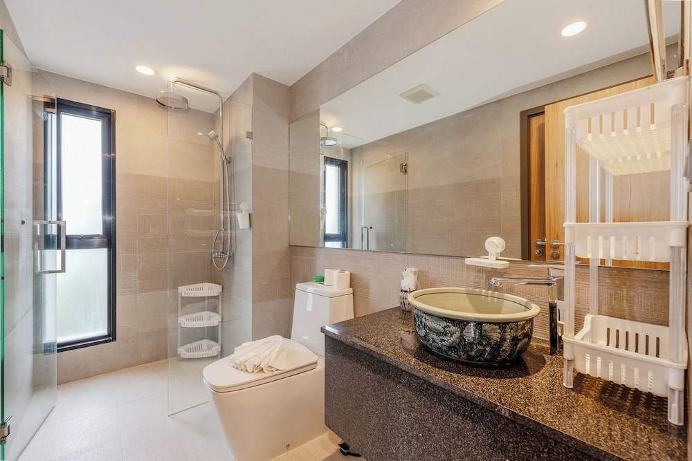 Modern Condo Walk to Rawai Beach C188