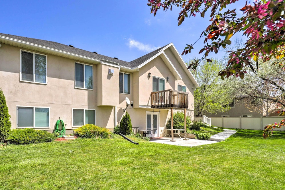 Lehi Family Apartment w/ Gas Grill & Fire Pit!