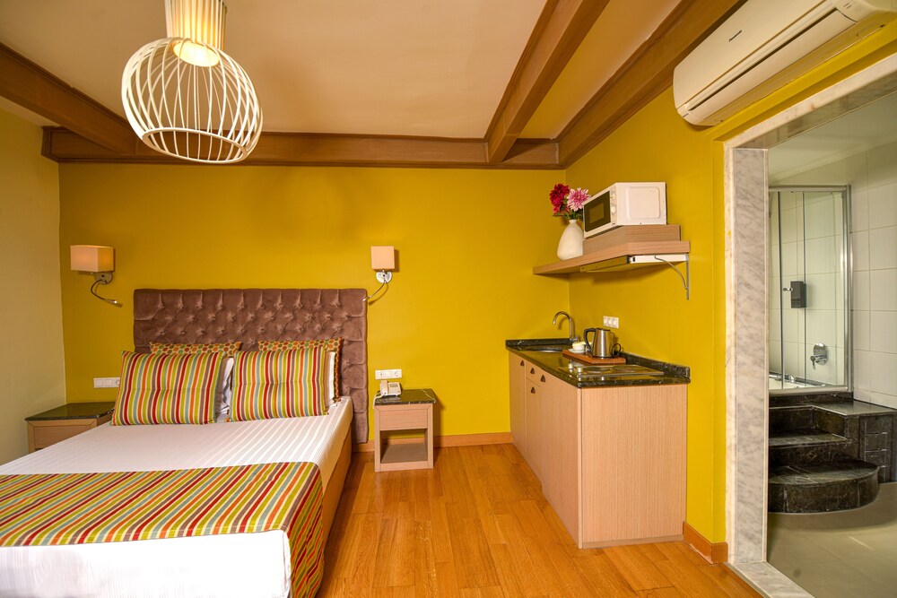 Attractive Studio with Jacuzzi EMP205