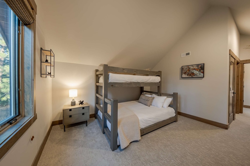 Wilderness Club Cabin Sleeps 7