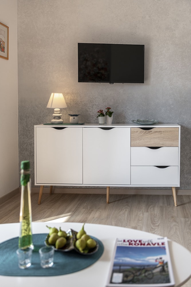 Cina Apartments