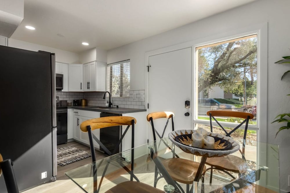 Luxe 2BR Townhouse 4 Heated Pools Walk 2 Old Town