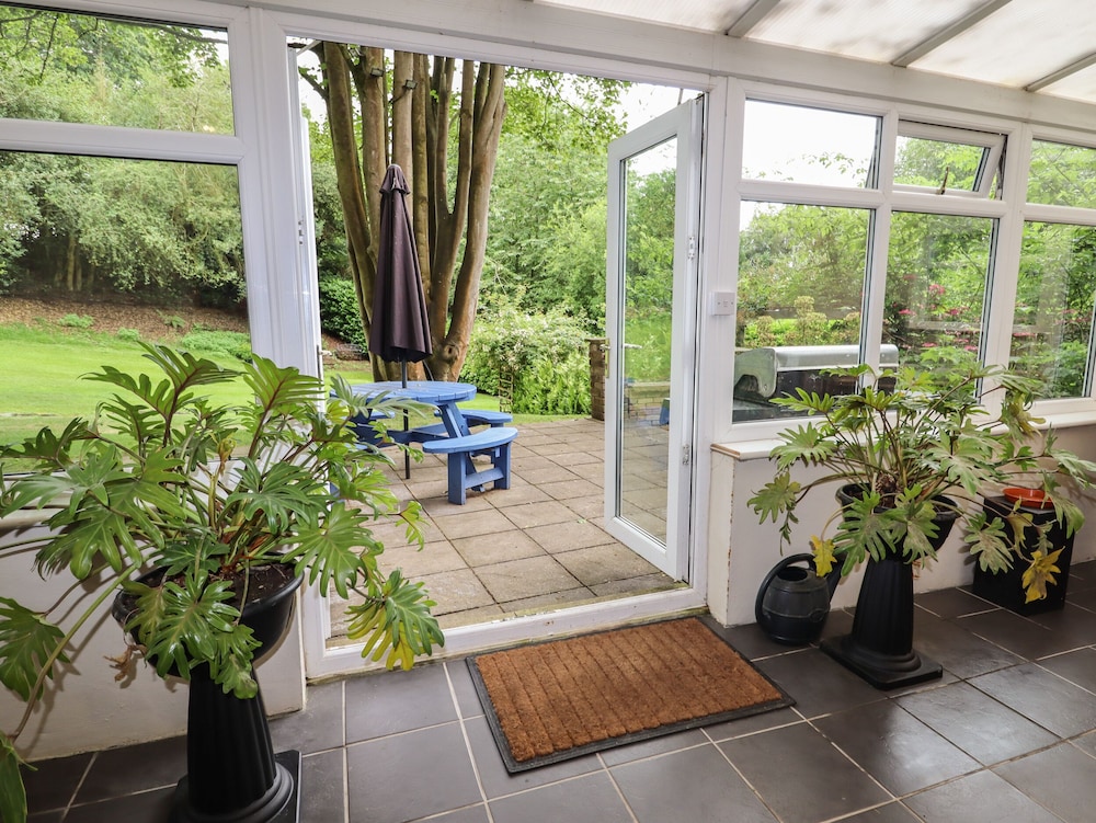Cedar Gardens