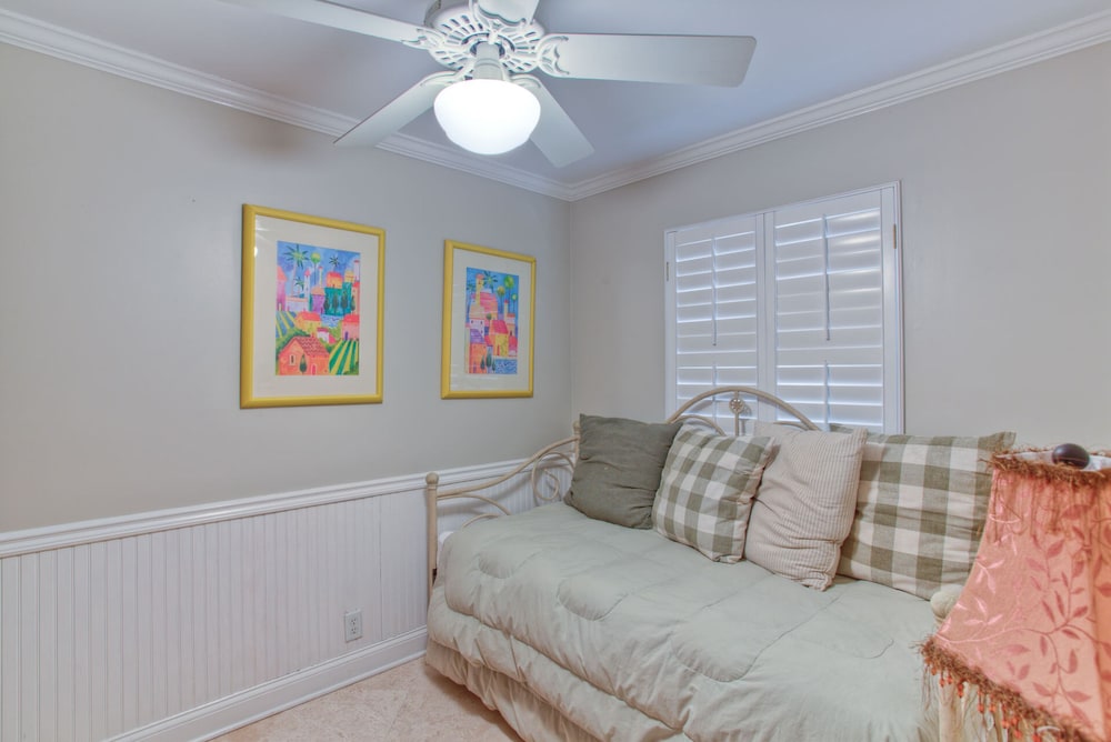 St Simons Island Vacations - 1118 Beachview Drive by Hodnett Cooper - Property Image 4