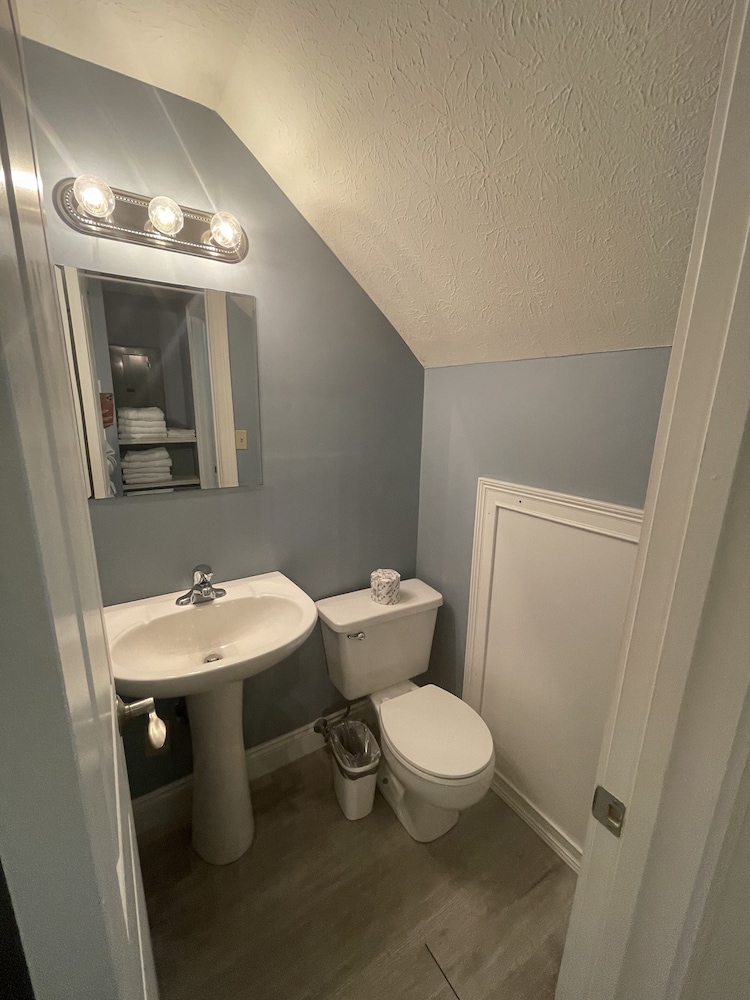 Harbour Square Suites