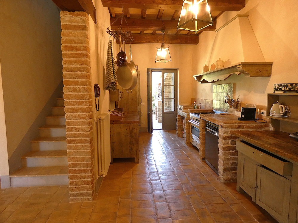 I Escape to Umbria, Quiet