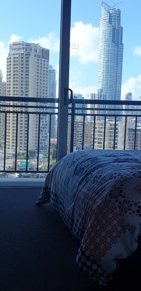 Chevron Tower3 has 2bedrooms 2beds With Car Park