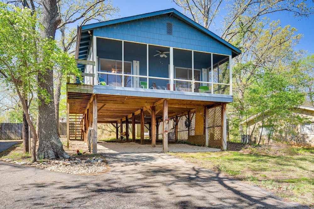 Hawkins Vacation Rental w/ On-site Lake Access! view 3