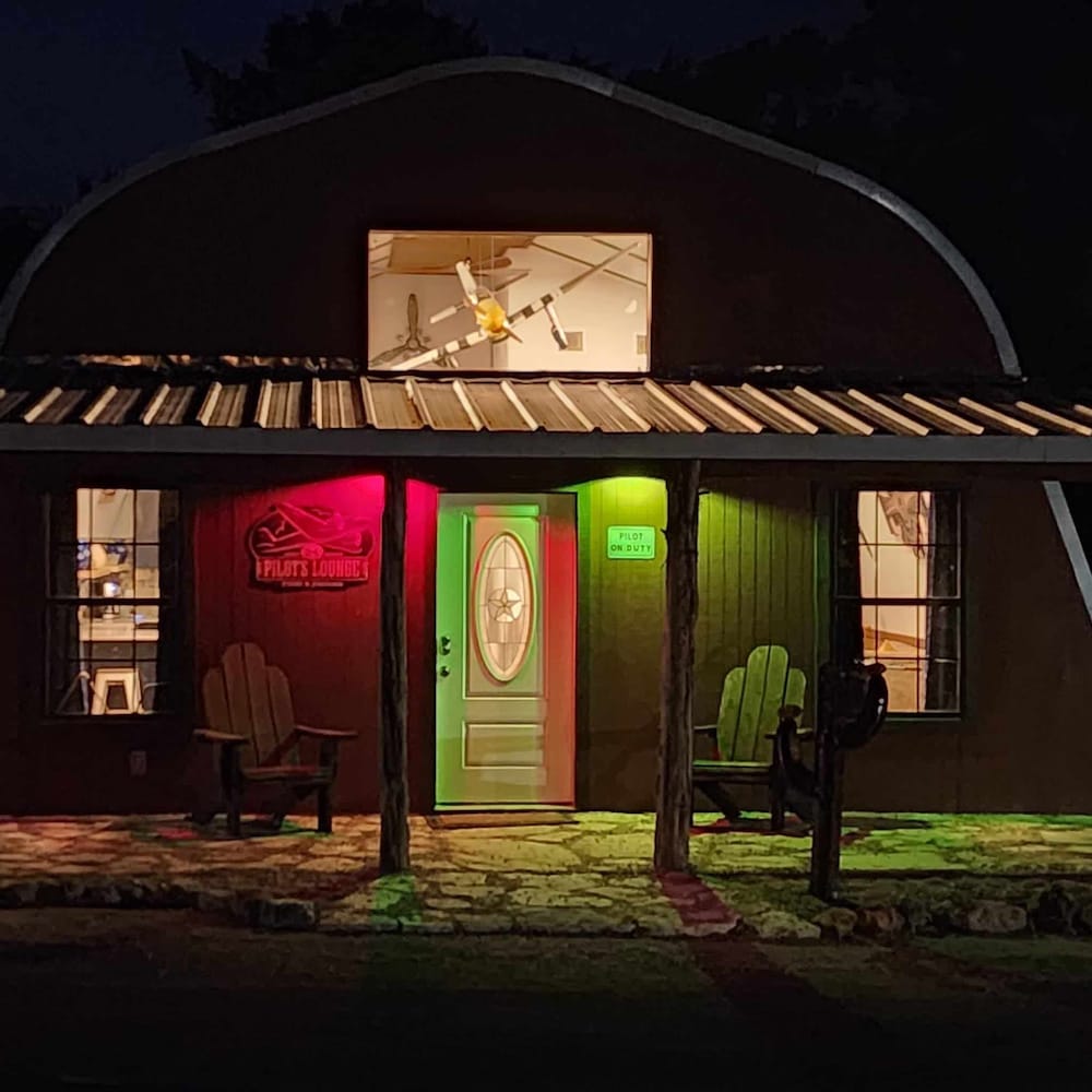 Terracotta Oasis - Wimberley for 30 Guests