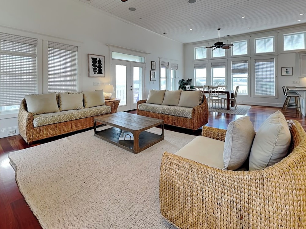 Windansea by Topsail Realty