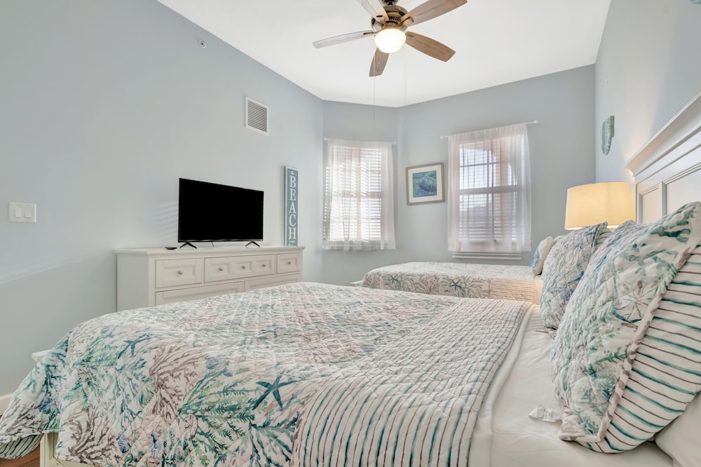Harborview Grande Condominium