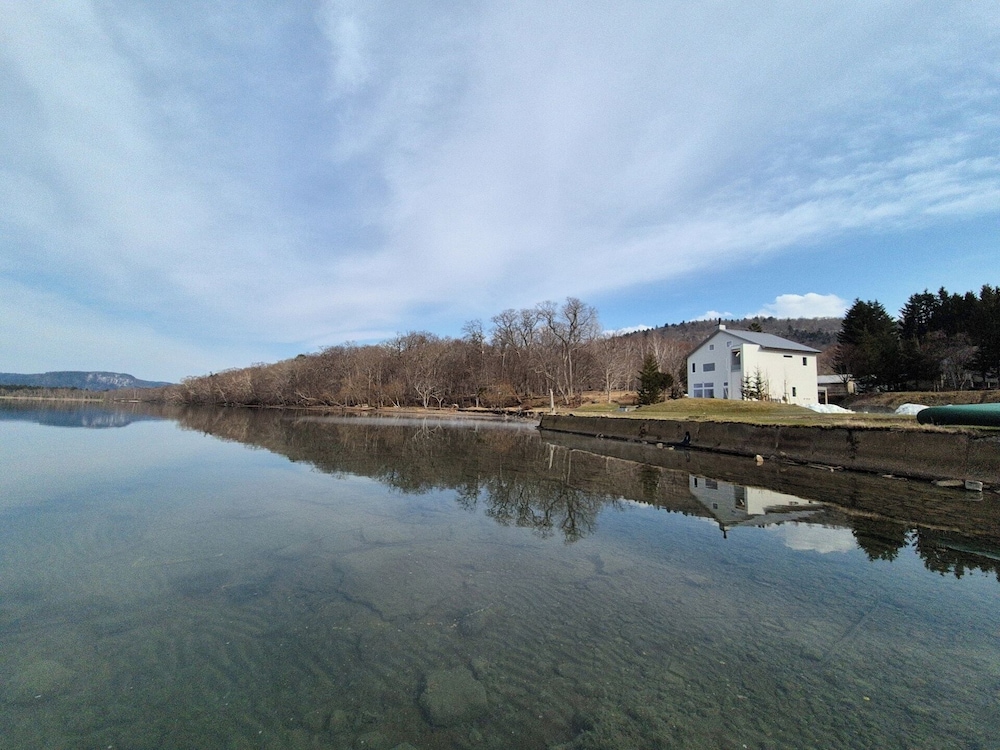 Sansui Lakeside Villa