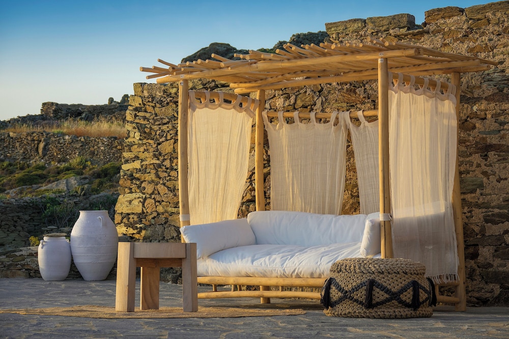 Makarias Traditional Luxury Villas