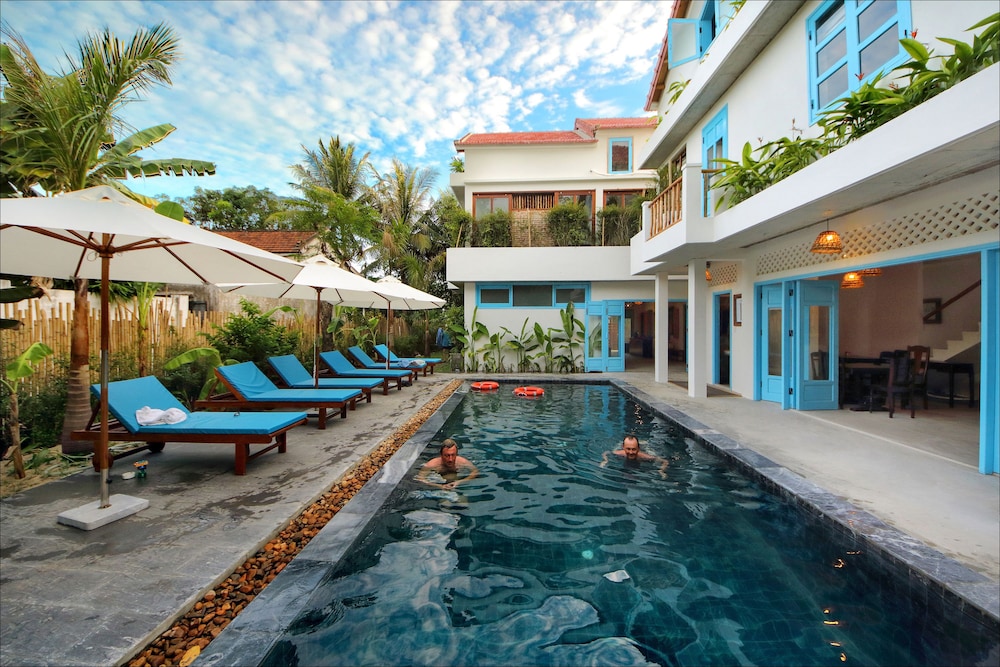 Life Beach Villa